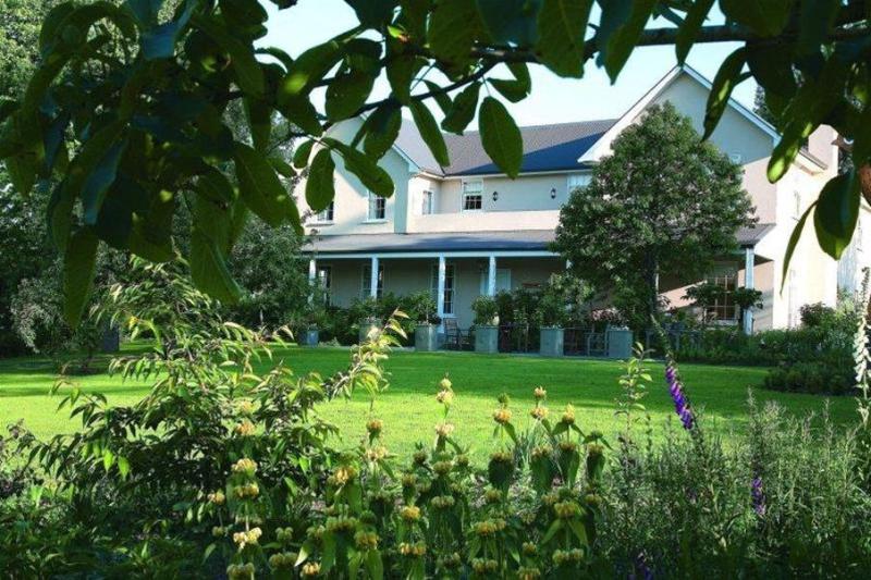 هتل Edenhouse