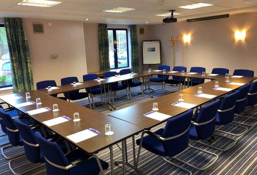 ホテル Holiday Inn Express Poole, An Ihg