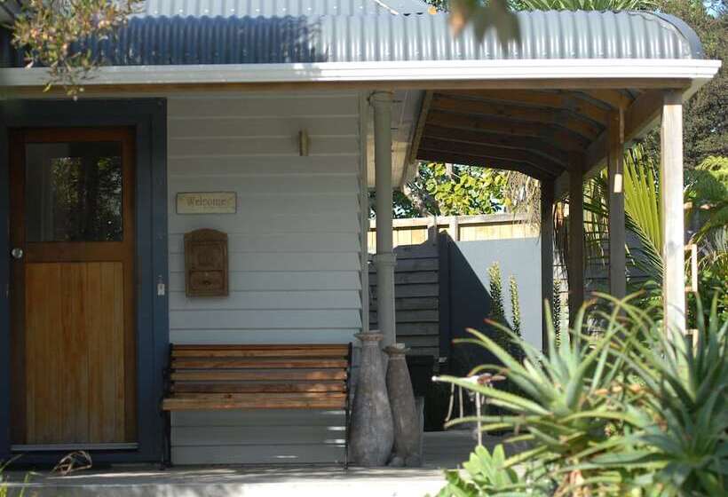 هتل Lemon Tree Lodge