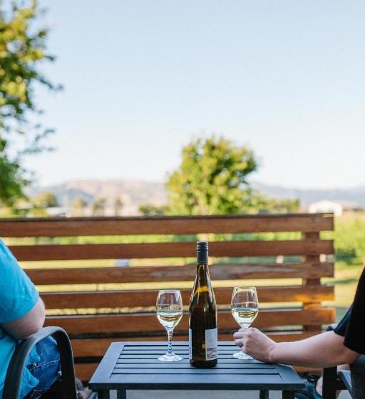 هتل Marlborough Vintners Accommodation