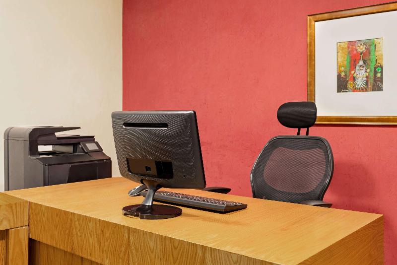 هتل Ramada By Wyndham Dammam Khaleej Road