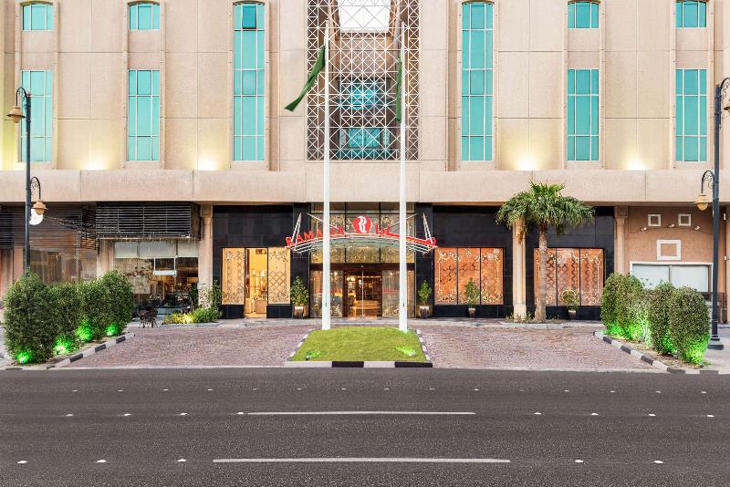 هتل Ramada By Wyndham Dammam Khaleej Road