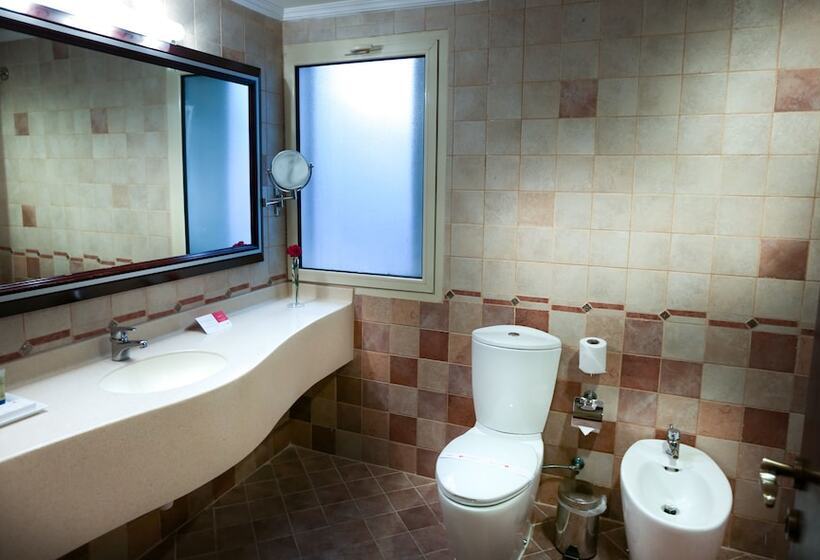 هتل Ramada By Wyndham Dammam Khaleej Road