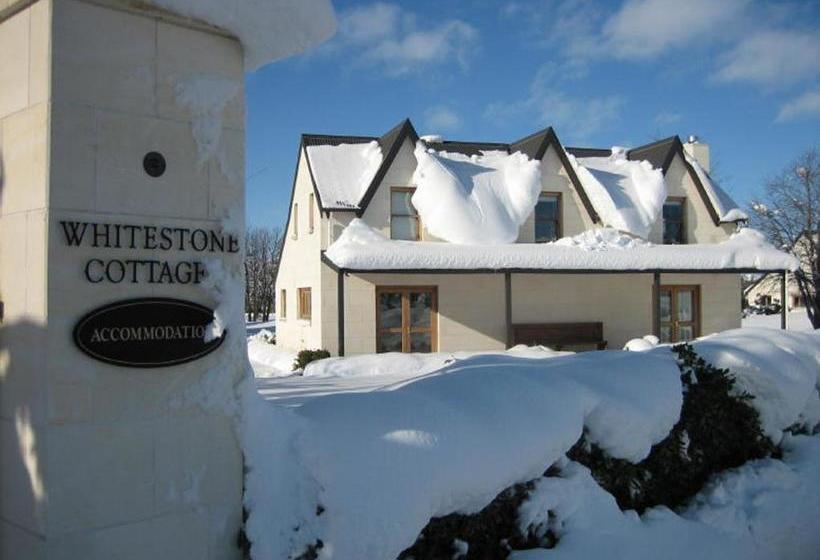 هتل Whitestone Cottages