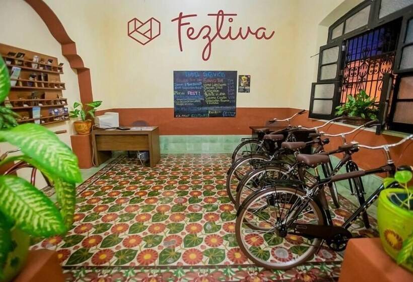 فندق Hostal La Ermita   Hostel