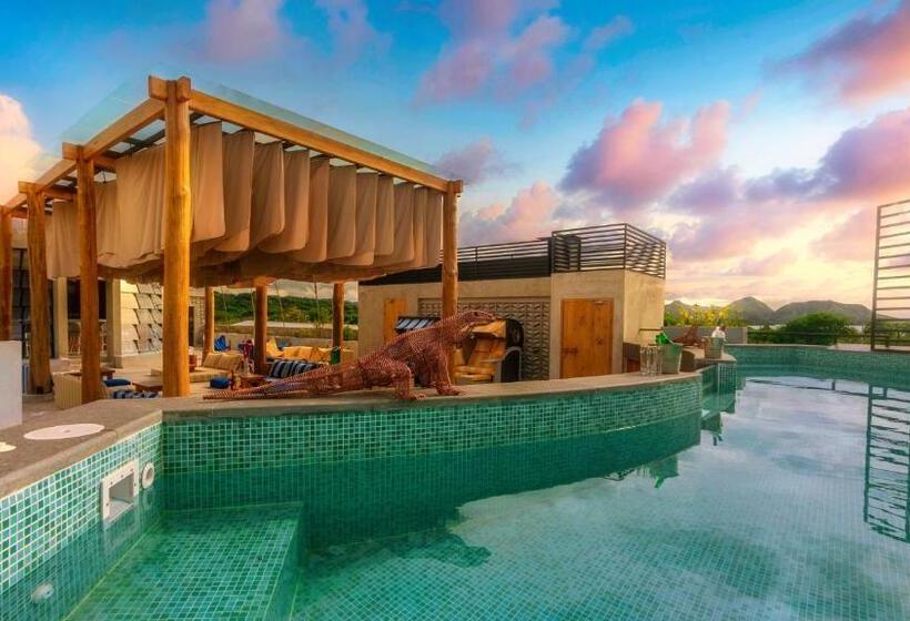 Loccal Collection Hotel Komodo