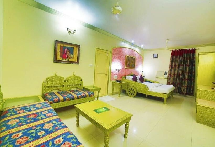 فندق Samrat International