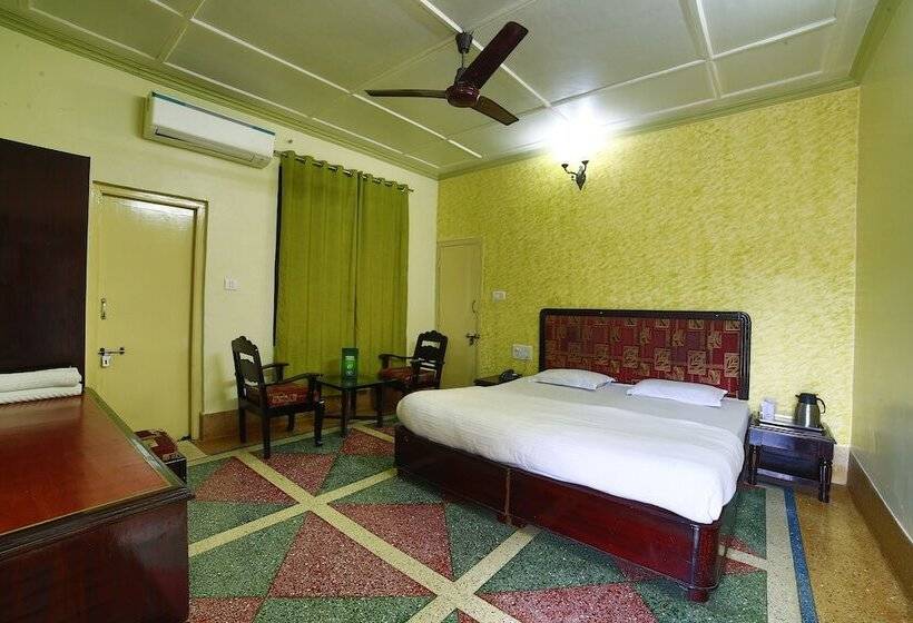 فندق Samrat International