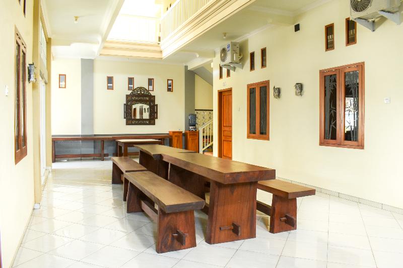 فندق صغير Penginapan Anggrek Syariah 2 By Oyo Rooms
