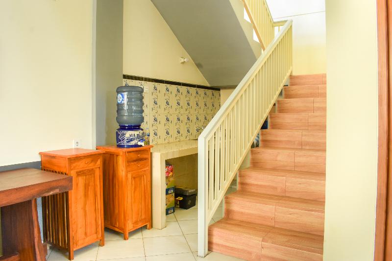 فندق صغير Penginapan Anggrek Syariah 2 By Oyo Rooms