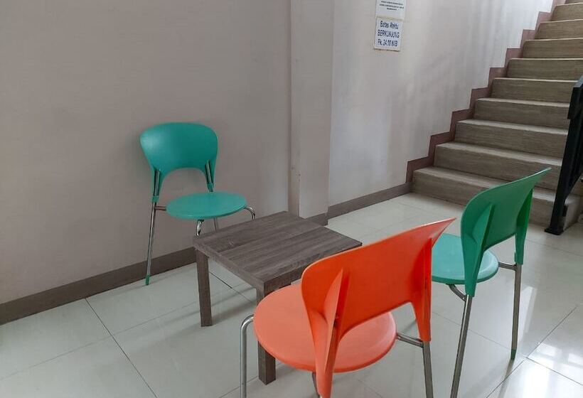 هاستل Zleepy Pondok Gramada