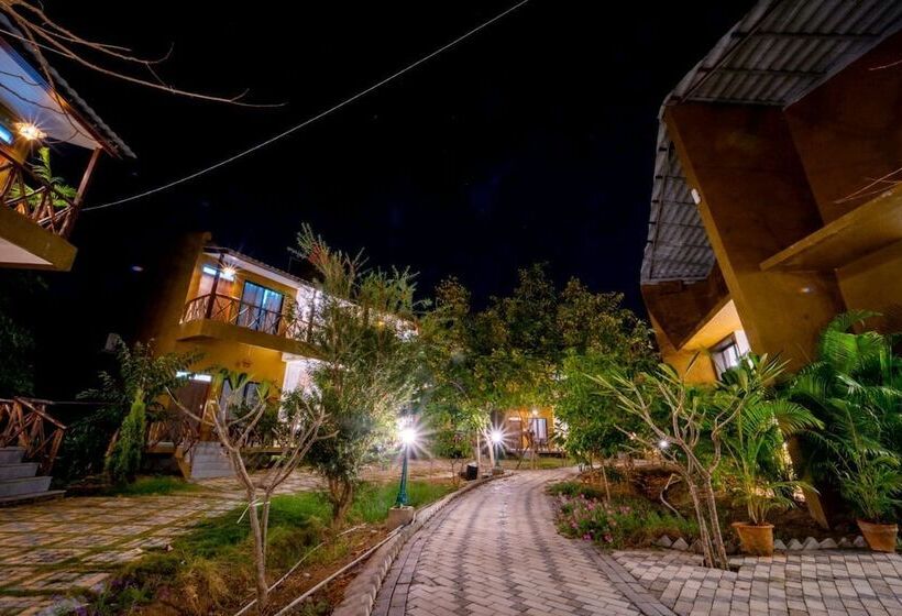ホテル Chimur Tiger Resort At Tadoba
