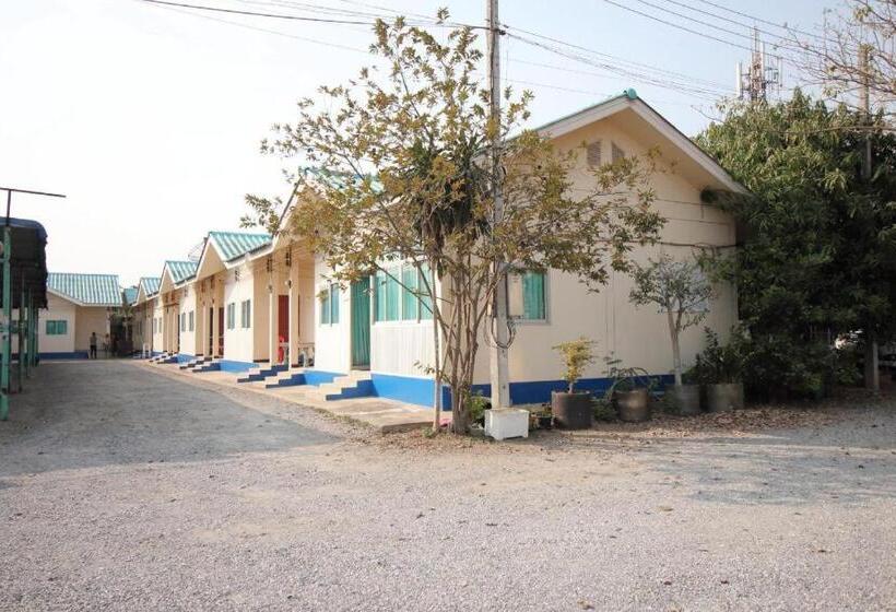 בית מלון כפרי Oyo 496 Chok Phikul Thong Resort
