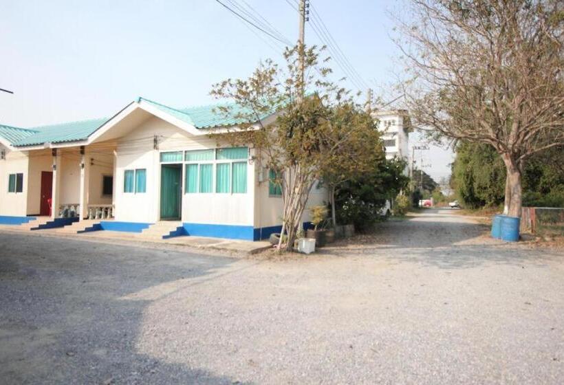 בית מלון כפרי Oyo 496 Chok Phikul Thong Resort