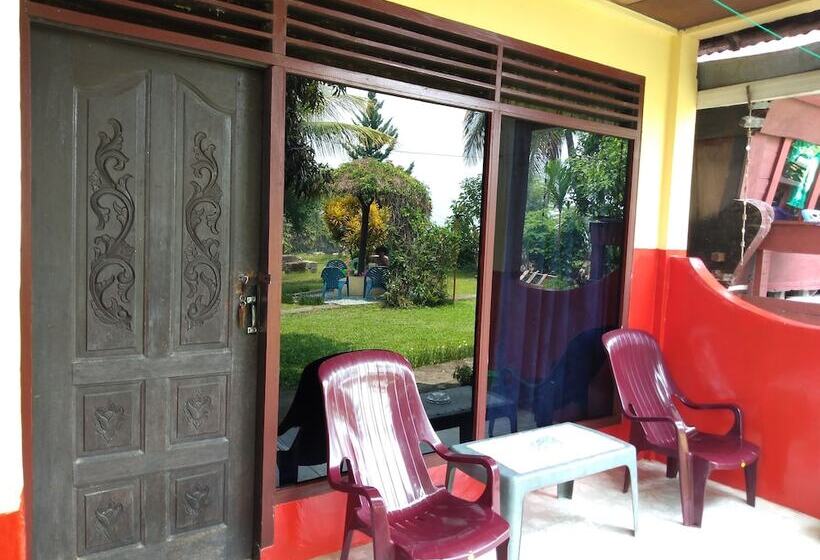 پانسیون Merlyn Guest House