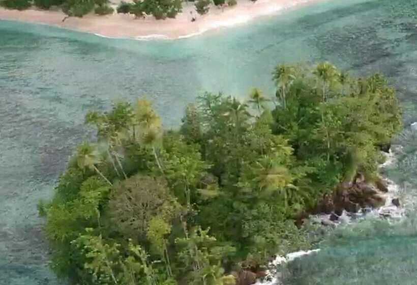 پانسیون Nusa Nalan Beach Resort