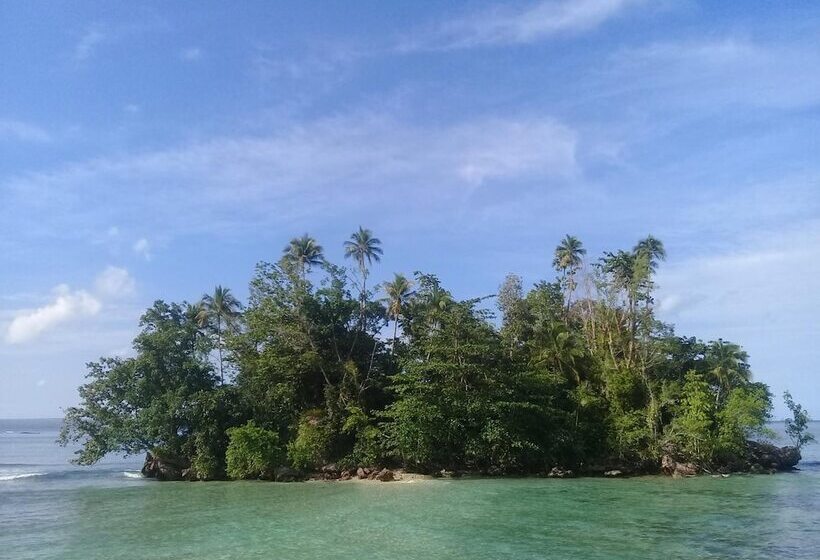 پانسیون Nusa Nalan Beach Resort