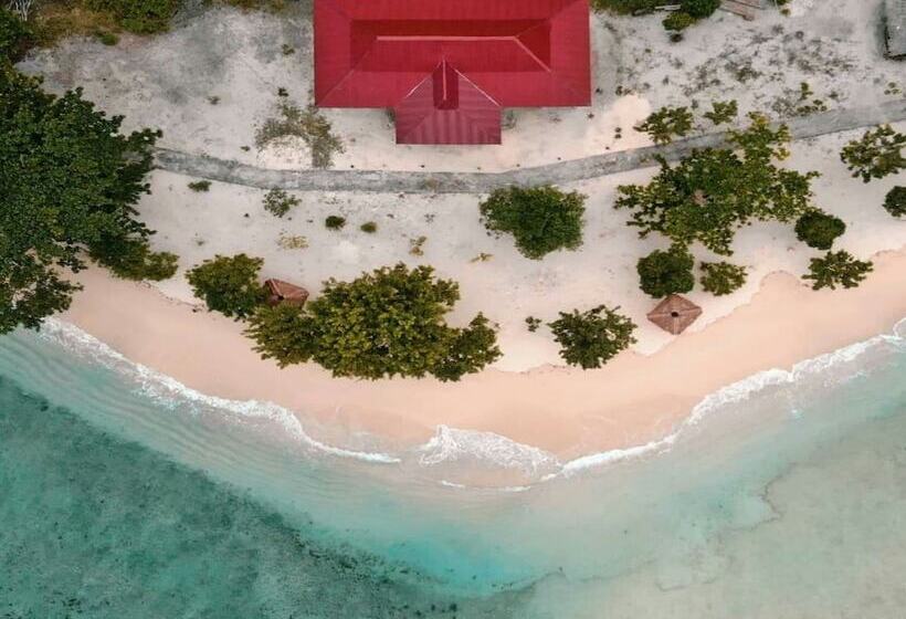 پانسیون Nusa Nalan Beach Resort