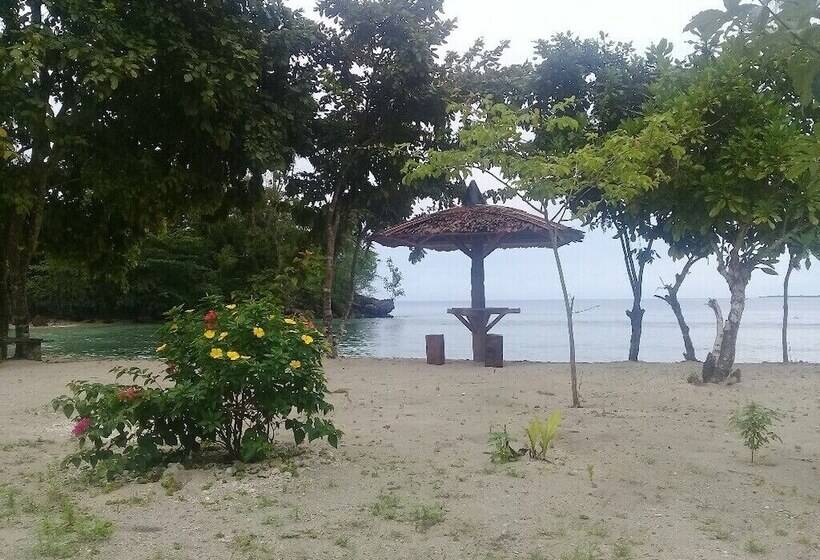 پانسیون Nusa Nalan Beach Resort