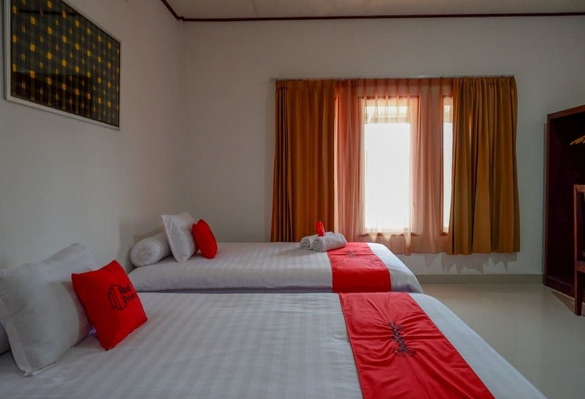 پانسیون Reddoorz @ Tomia Island Wakatobi