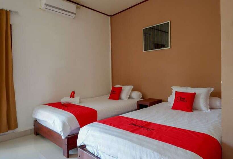 پانسیون Reddoorz @ Tomia Island Wakatobi