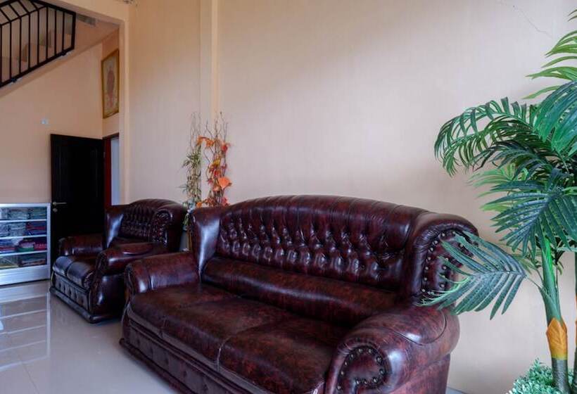 پانسیون Reddoorz @ Tomia Island Wakatobi