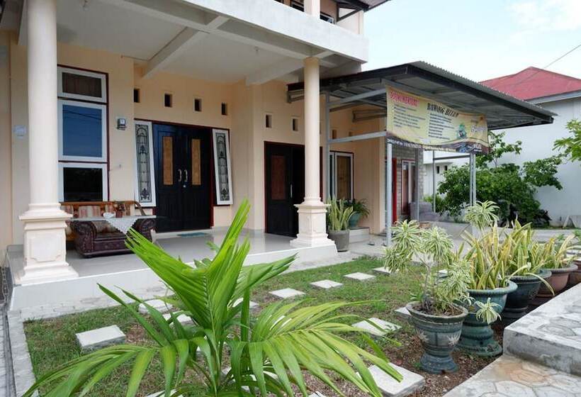 پانسیون Reddoorz @ Tomia Island Wakatobi