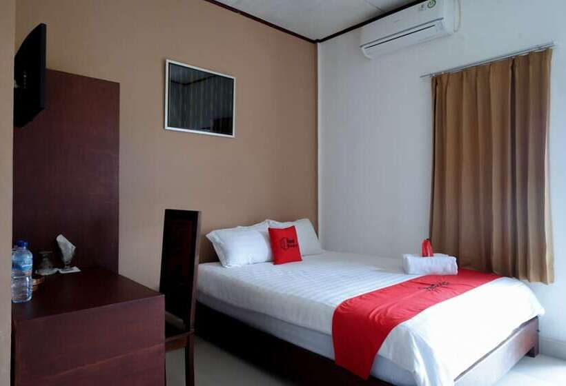 پانسیون Reddoorz @ Tomia Island Wakatobi