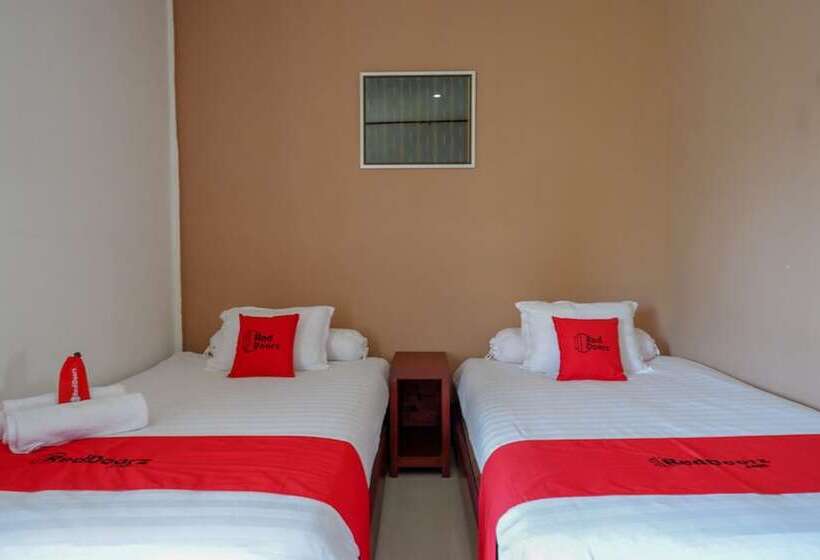 پانسیون Reddoorz @ Tomia Island Wakatobi