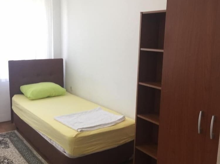 Ugurevler Apart