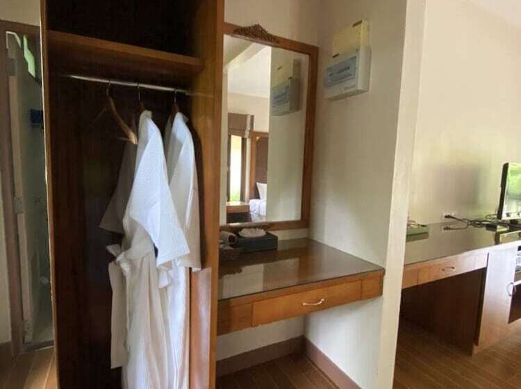 هتل Chaithalay Khanom Resort