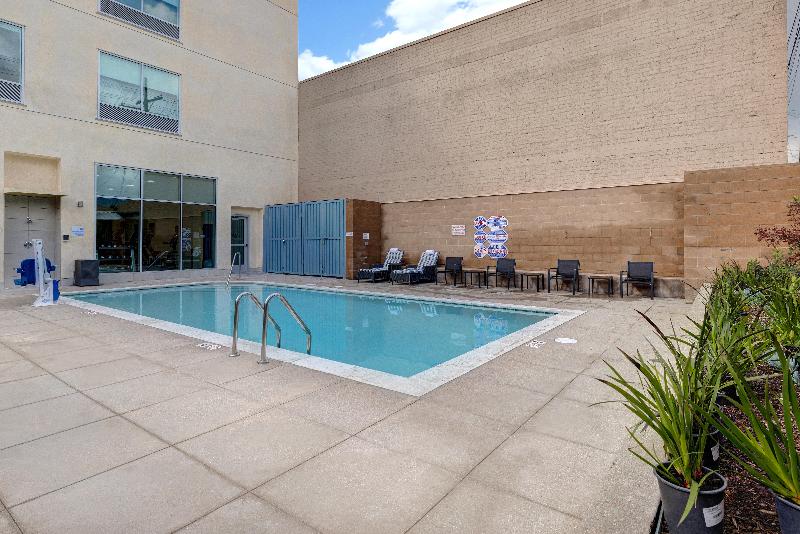 בית מלון כפרי Holiday Inn Express & Suites   Glendale Downtown