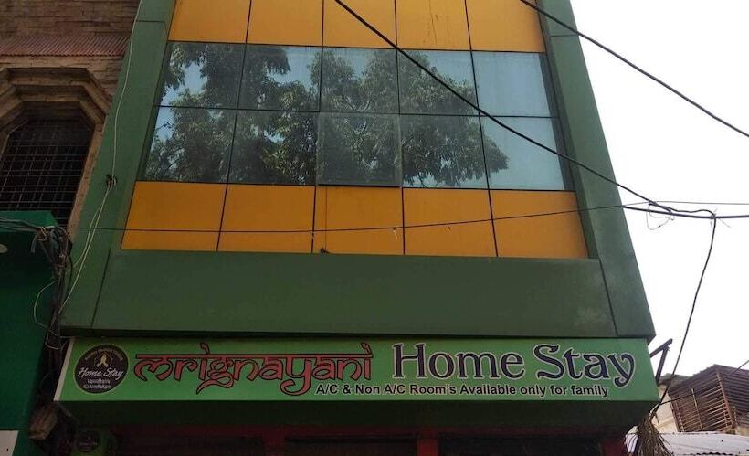 ホテル Mrignayani Pachmarhi