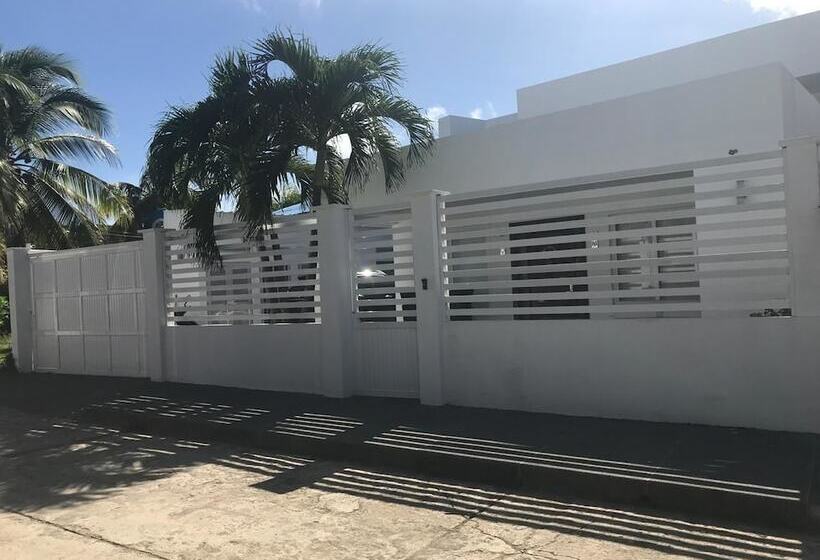 هتل Providence Breeze