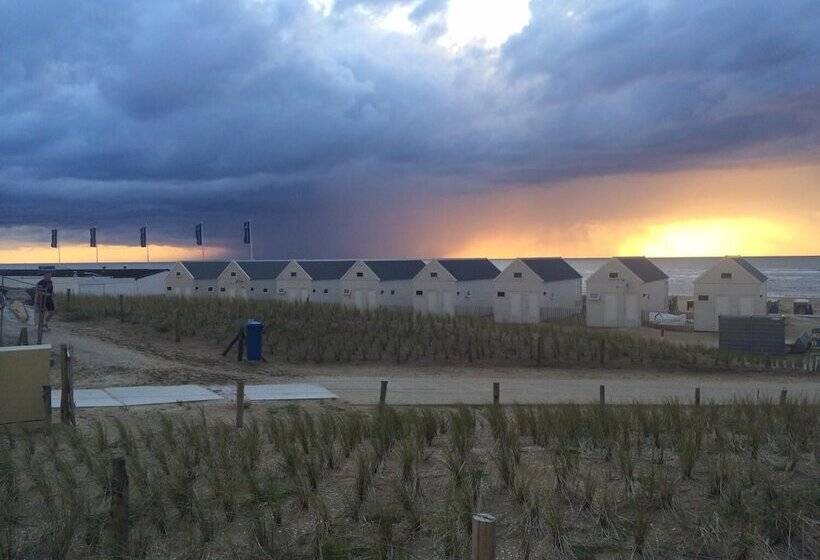 הוסטל Beach Hotel Katwijk
