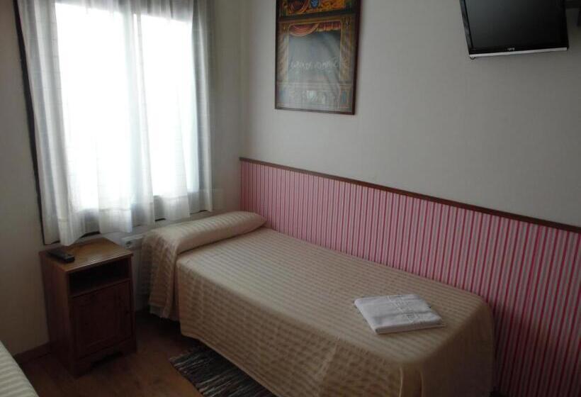 Hostal La Lluna