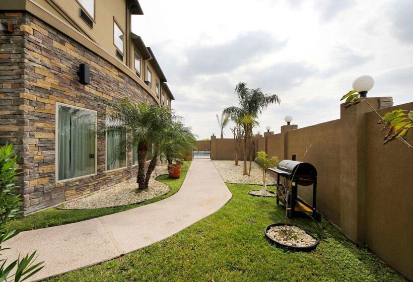 호텔 Comfort Inn & Suites Donna Near I2