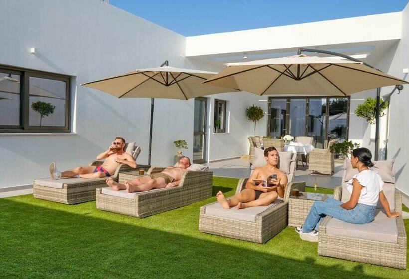 مبيت وإفطار Rooms At Villa Amour Cyprus