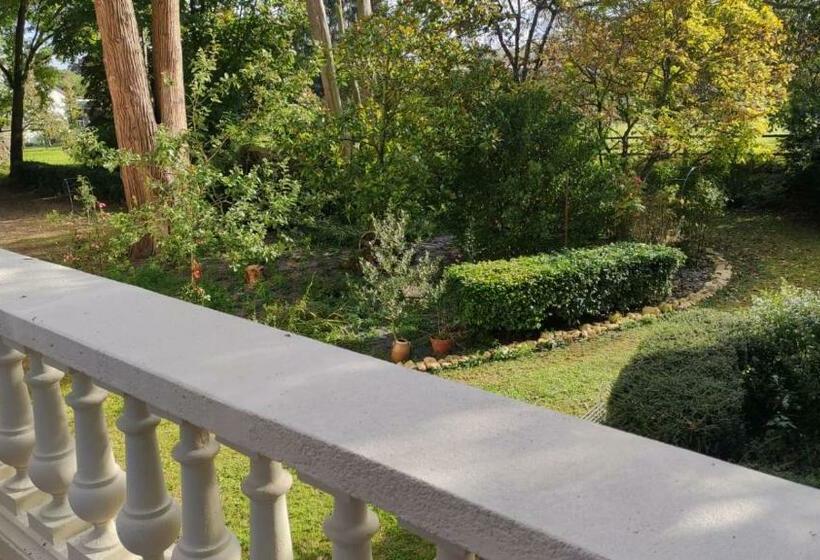 ペンション La Perchonniere