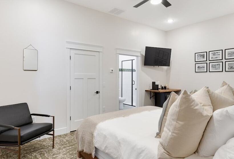 בית מלון כפרי Balsam Lake Lodge