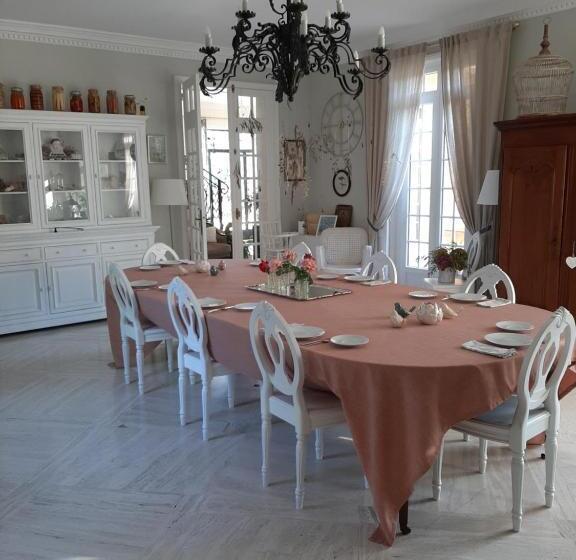 ベッドアンドブレックファースト Maison Coqueréaumont