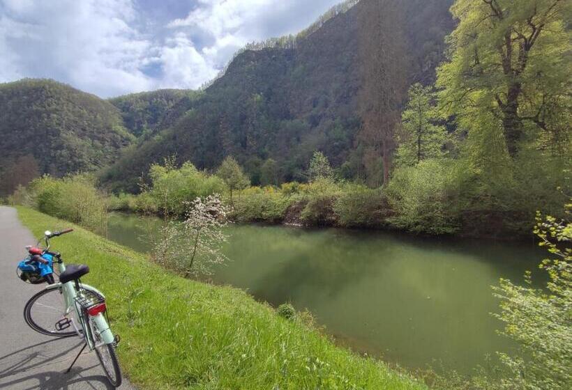 تختخواب و صبحانه Entre Meuse Et Forêt