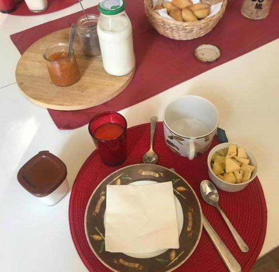 ベッドアンドブレックファースト L Ostalada