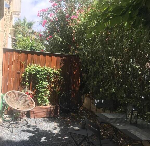 ベッドアンドブレックファースト L Ostalada