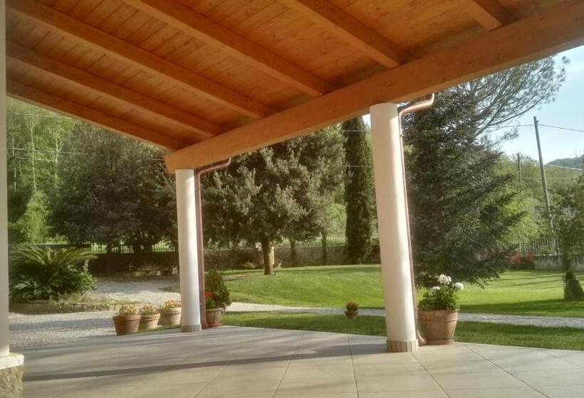 مبيت وإفطار Villa Lucilla