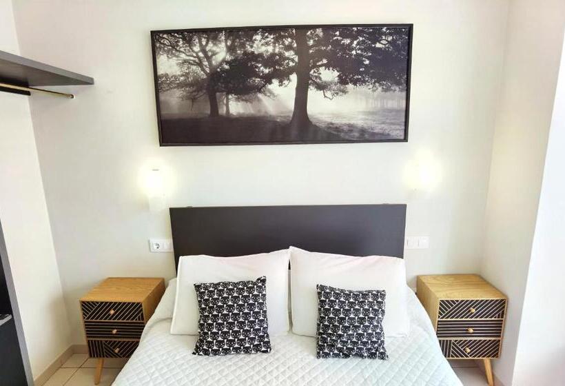 بنسيون Hostal Rigau