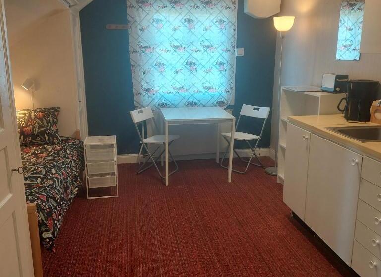 هاستل Knihsgården