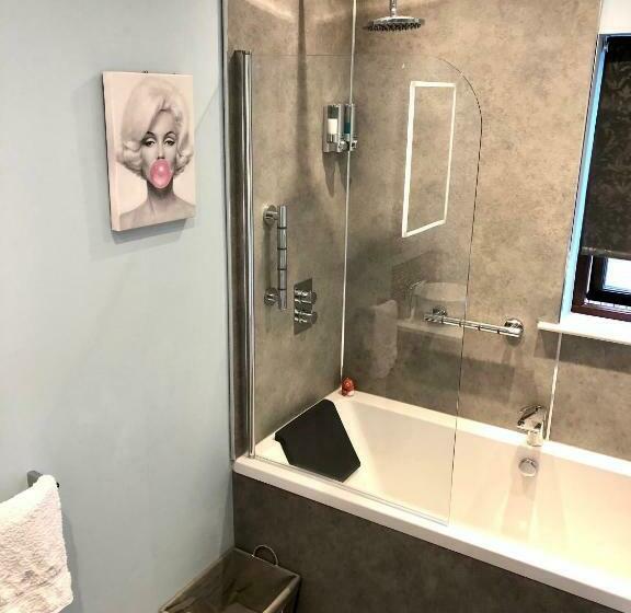 مبيت وإفطار Room On The River