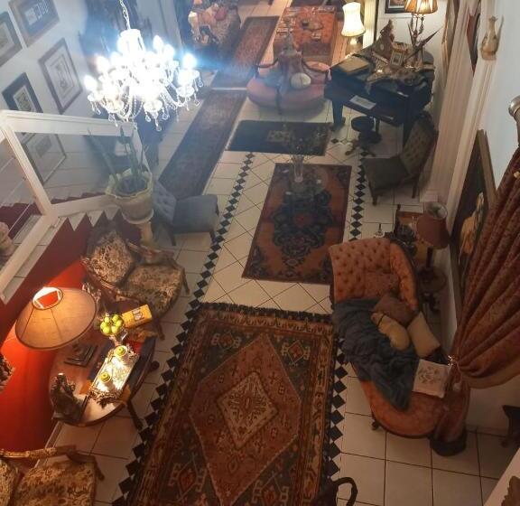 پانسیون Michaelangelo Guest House