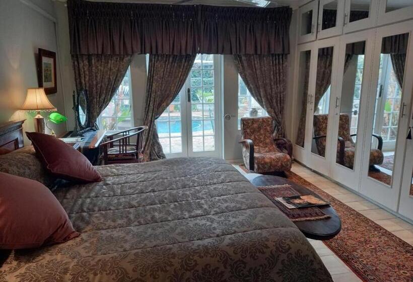 پانسیون Michaelangelo Guest House